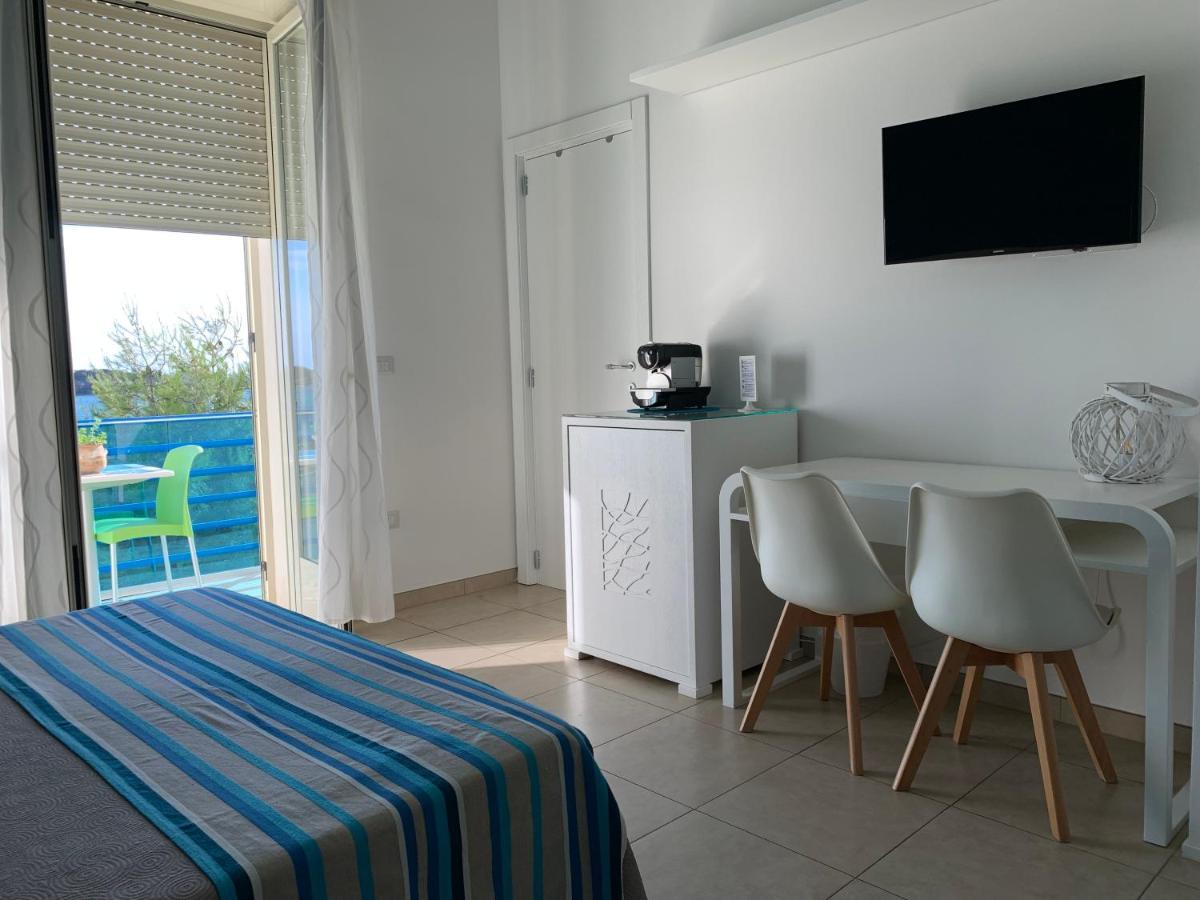 Frontemare Rooms Porto Cesareo Exterior photo